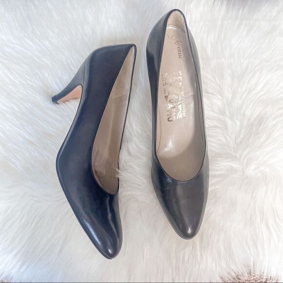 Vintage Salvatore Ferragamo Patent Leather Heels - Picture 1 of 9